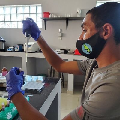 Wild veterinarian, Lab Manager at @Mahaliana_labs, interested in the relation between land use/Climate change and infectious/zoonotic disease