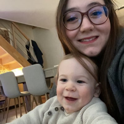 ⚚ Infirmière en dialyse
☾ Tête dans la lune
♡ Maman de Jules (02/2020)
❥ Pierre