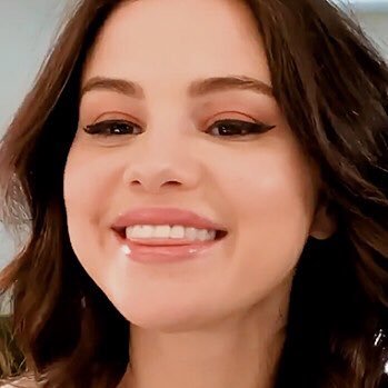 thedamnseason's profile picture. 🤍