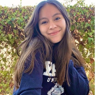 yakeleen's profile picture. she/her/ella 🐶’25