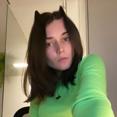 NYC queer lady living in a digital world🔮🌟 - IG @lauragitt