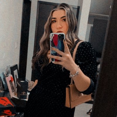 feerpirron's profile picture. 