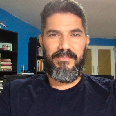 Ingeniero de Software. Panameño. Cristiano católico.