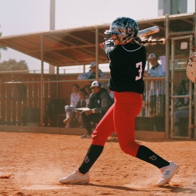 Faithtkelley3's profile picture. Softball OF/IN ‘22 5,3 140 #3