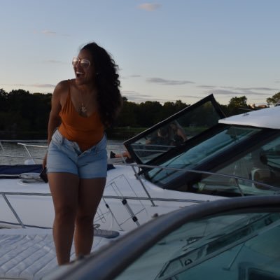 _CANDEELAND's profile picture. I had a rap group in high school. #HoopsShowdown #TeamAlex #K4TC