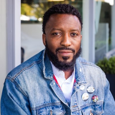 PauleasyA's profile picture. 