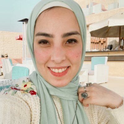 Raghda_M_'s profile picture. #1993, #Libra, #BUEian, #CS. Stuck in this universe with some creatures called humans ! support #Syria & #Palestine.