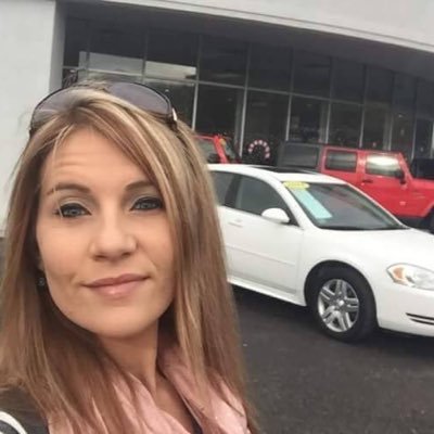 DeeGoodlady's profile picture. What’s what living is worth dying for 😘😘