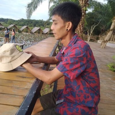 Model1310's profile picture. 