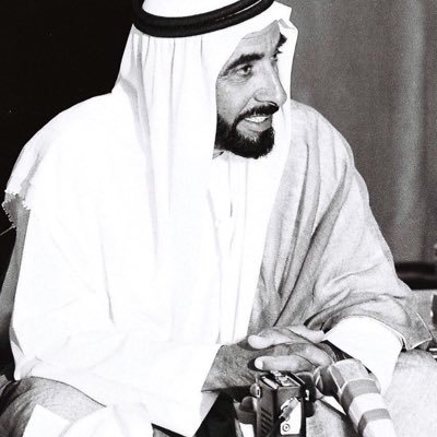 هجرت الكتابہَ زمنــاً ♡ والآن مع (تويتر) تتهافت الحروف وتتهادى الخواطر وتنقاد الآراء اللهم اجعل (تغريدتي) حجہَ لي ولاتجعلها حجہَ علي !