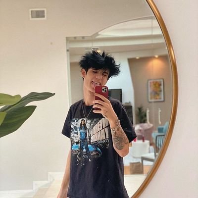 jxdnsbby's profile picture. jaden Hossler 🤤
