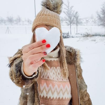 Decolorlavanda's profile picture. 🍽 ᴇᴀᴛɢɪʀʟ
✈ ᴛʀᴀᴠᴇʟ ʟᴏᴠᴇʀ 
📝 Licenciada en Derecho
💼 para @vilaplanacatering 
❤ ᴀᴅᴏʀᴏ ᴇʟ ᴍᴀʀ, restaurar ᴍᴜᴇʙʟᴇs, las ғʟᴏʀᴇs, ᴄᴏsᴇʀ, ᴄʀᴇᴀʀ..
📌 ᴍᴀᴅʀɪᴅ