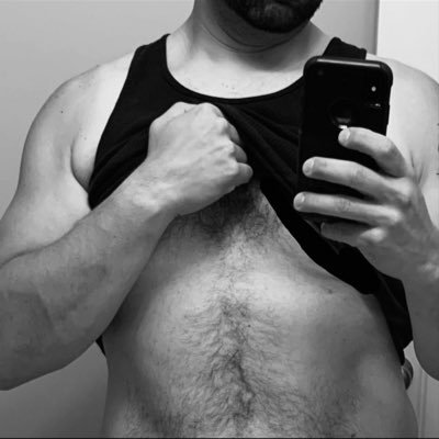 35 m UT, looking to explore my bi side, 6’ cut, 265 masc, I love to workout but on the chubby side, clean, safe and on the DL, 18+ only