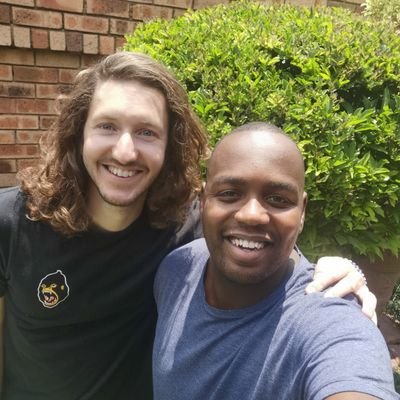 Those two guys @JollaGreg and @Lucky2plus3.
New podcast whenever Diva Du Plessis allows us to record 😂 📻