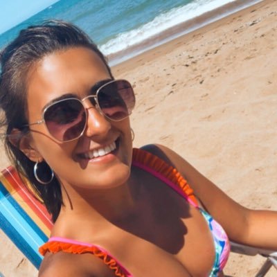 beltubio's profile picture. •24 •📚 Licenciada en Diseño Industrial Textil • 📍Mdeo, Uruguay 🇺🇾 •♈️ Aries