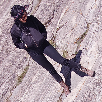 __mariel's profile picture. down on it