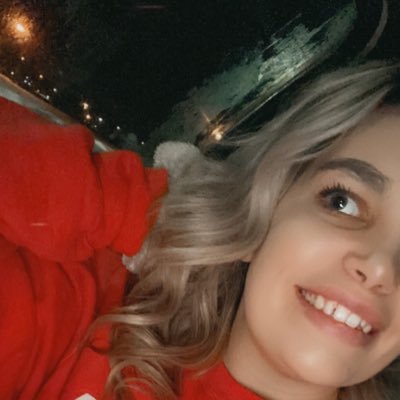 carlyweischedel's profile picture. 