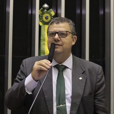 Meu nome é Luiz Armando Schroeder Reis, mas todos me chamam de Coronel Armando e fui eleito deputado federal por Santa Catarina com 60.069 votos.