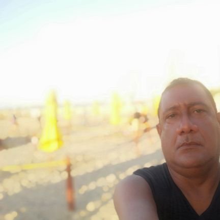 Soy una persona amable, sociable, sencillo, humilde, trabajador dispuesto a tener muchas amistades.