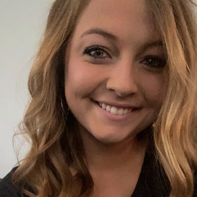 LindseyyKayy95's profile picture. i hope you never fear those mountains in the distance, never settle for the path of least resistance... ♡