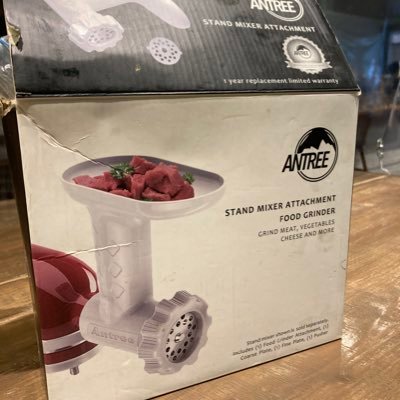 tomojiv's profile picture. 無言フォロー失礼いたします。