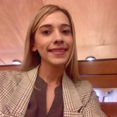 Abogada. Especialista en Derecho Administrativo. Especialista en Derecho Constitucional. Maestría en Derecho Internacional Público.