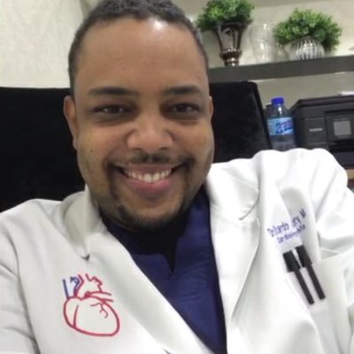 Médico/Cardiólogo/ intervención/Música/Humanidades/