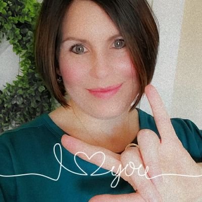 American Sign Language Teacher at Alliance High School. Married, Mom to 2 beautiful daughters, & have 2 small dogs. Go Aviators! Rep That A!