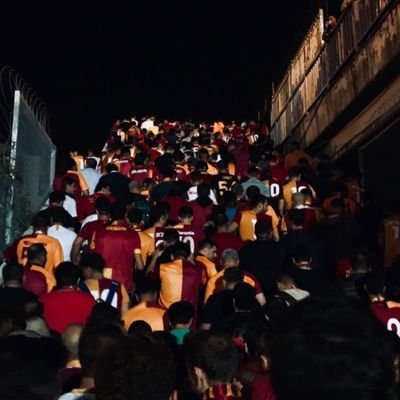 SadeceG81784090's profile picture. 💛❤