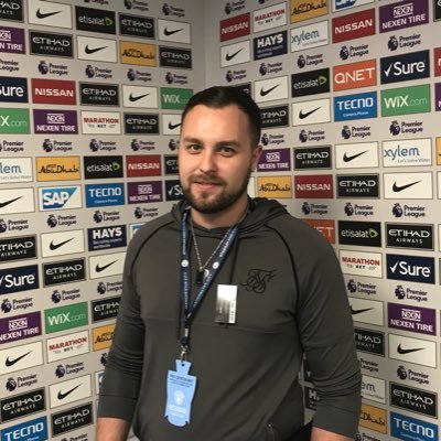Sport science student @salforduni @FA qualified coach coached in 🏴 🇺🇸. Always looking for a new opportunity