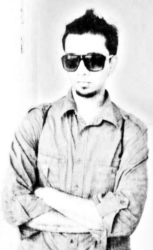 KhotaGoshtNhari's profile picture. arrogant,pessimist,lame,creep,freak,A HUGE METAL AND FOOTBALL FAN,perverted.music,movies,football.
support lfc