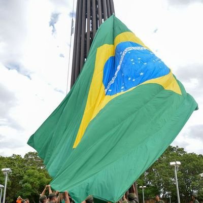 Servidora Pública por Vocação. Seguidora de Jesus Cristo. O Maior Amor do Mundo pelo Brasil e Minha Família! Conservadora. Orgulho de ser Direita!