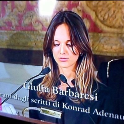 Avvocato, europeista e cattolica. Riminese trapiantata a Roma. Autrice di pubblicazioni giuridiche curate da Presidenti di sezione del Consiglio di Stato.