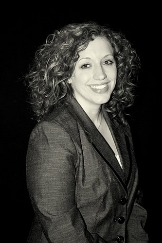 AKuentz's profile picture. Music junkie. iPhone addict. Bibliophile. Creative spirit.