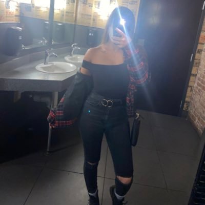 ilannakanani's profile picture. 