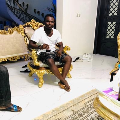 Someone once told me not to bite off more than I could chew - I said I'd rather choke on greatness dan nibble on mediocrity.... 🙏🏾🗣