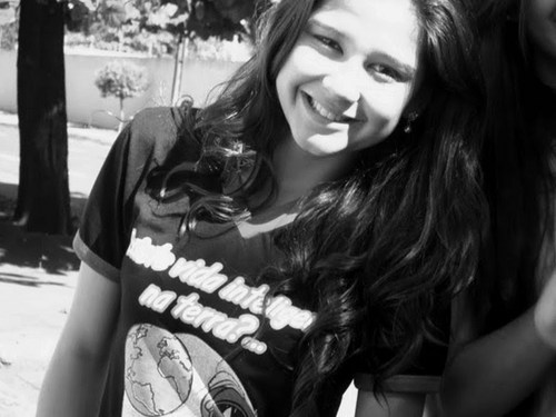 um fato sobre mim : sorrisos me conquistam .