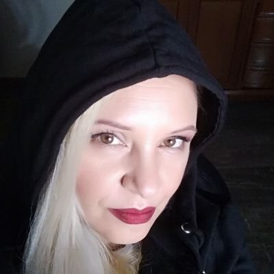 αθεράπευτα τρελή!!!!♒️ δεν ανέχομαι τους ηλίθιους και τους αγενείς!!!!