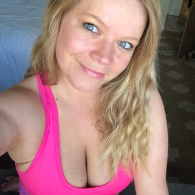 Wanting to try out Only Fans, not sure what I'm doing yet. Any tips or advice would be greatly appreciated! https://t.co/KMdJ0xXX0B