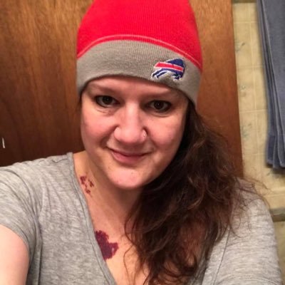 Die hard Bills Fan, Sabres fan and proud member of the #Bills Mafia! PSA, College Student, and All-Around Fern 😁👍