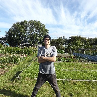 Allotment biased tweets with a hint of cat. Check out my Youtube channel - fun (almost) guaranteed.