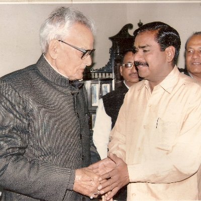 राजनीतिज्ञ/पर्यावरणविद/किसान नेता/सामाजिक कार्यकर्ता