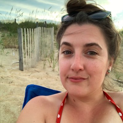 amelia_cormier's profile picture. 👽 🌈 most likely eating