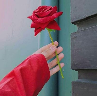 ‏‏سيئة في غيرتي و عتابي بس ما أخون و لا أخدع.🙂