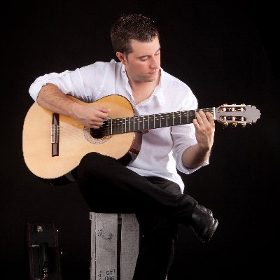 🎙Cantaor de cant d'estil valencià/Folk    👨‍🏫 Professor de cant valencià al Conservatori Professional de Música de Catarroja i a la U.M. d'Alaquàs i Paiporta