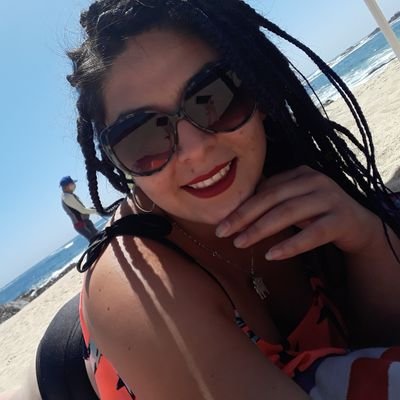 Joyceee_e's profile picture. 