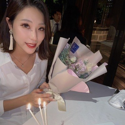 貧乏な母子家庭育ち( ´•௰•`)⇒介護職に就くもブラックすぎて鬱病になり退職⇒スーパーで働く⇒今の現状を変えたいと思い、ネットビジネスに出会う⇒3ヵ月で月収100万円達成💗
時間とお金が自由になってフリーダムガールに💜
わたしのように現状を変えたいと思っている人を無料でサポートしてます🔥