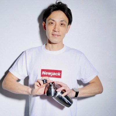 progress1jun's profile picture. 横浜でお酒のボトルやシェーカーを投げたり回したりしながらカクテルを作る【フレアバーテンダー】という仕事をしています。アリスカーナ所属 #中田敦彦オンラインサロン #progress #YouTubeはこちら⬇️