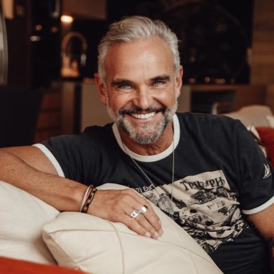 Twitter oficial do Mateus Carrieri
Ator, dublador, professor de Ed.Física e ex peão da Fazenda12.