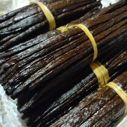 for your vanilla supplies, we are here to bring you the solution as a vanilla supplier from Madagascar.

Feel free to contact us if you need more informations.